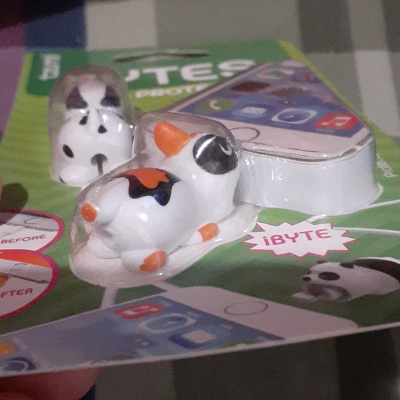 Tzumi Bytes Pet Cable Protectors, Set of 2 - Picture 6 of 8